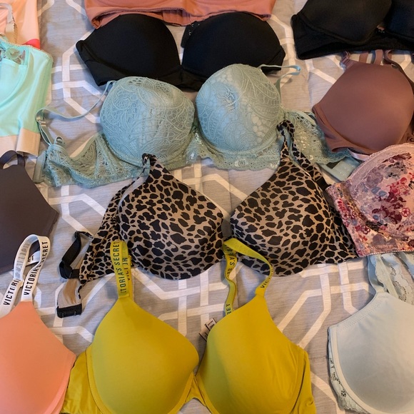 Bras - Picture 2 of 4